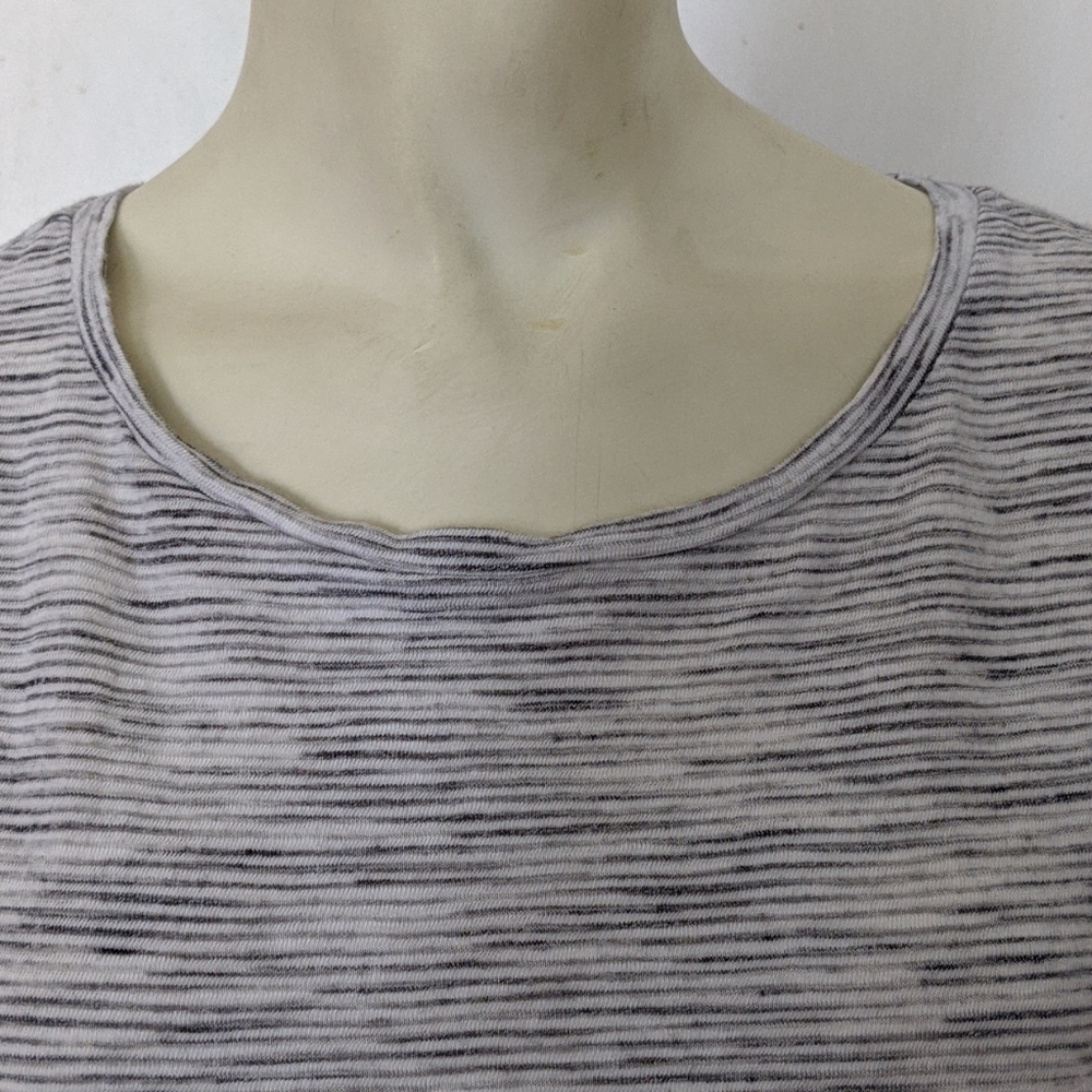 Loft Cold Shoulder Size Medium Pullover Top - image 3